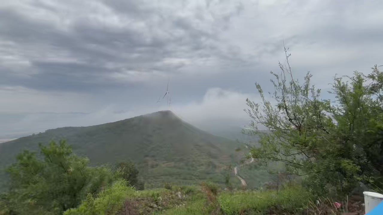 載入影片：From our family workshop at the foot of Niangniang Mountain.